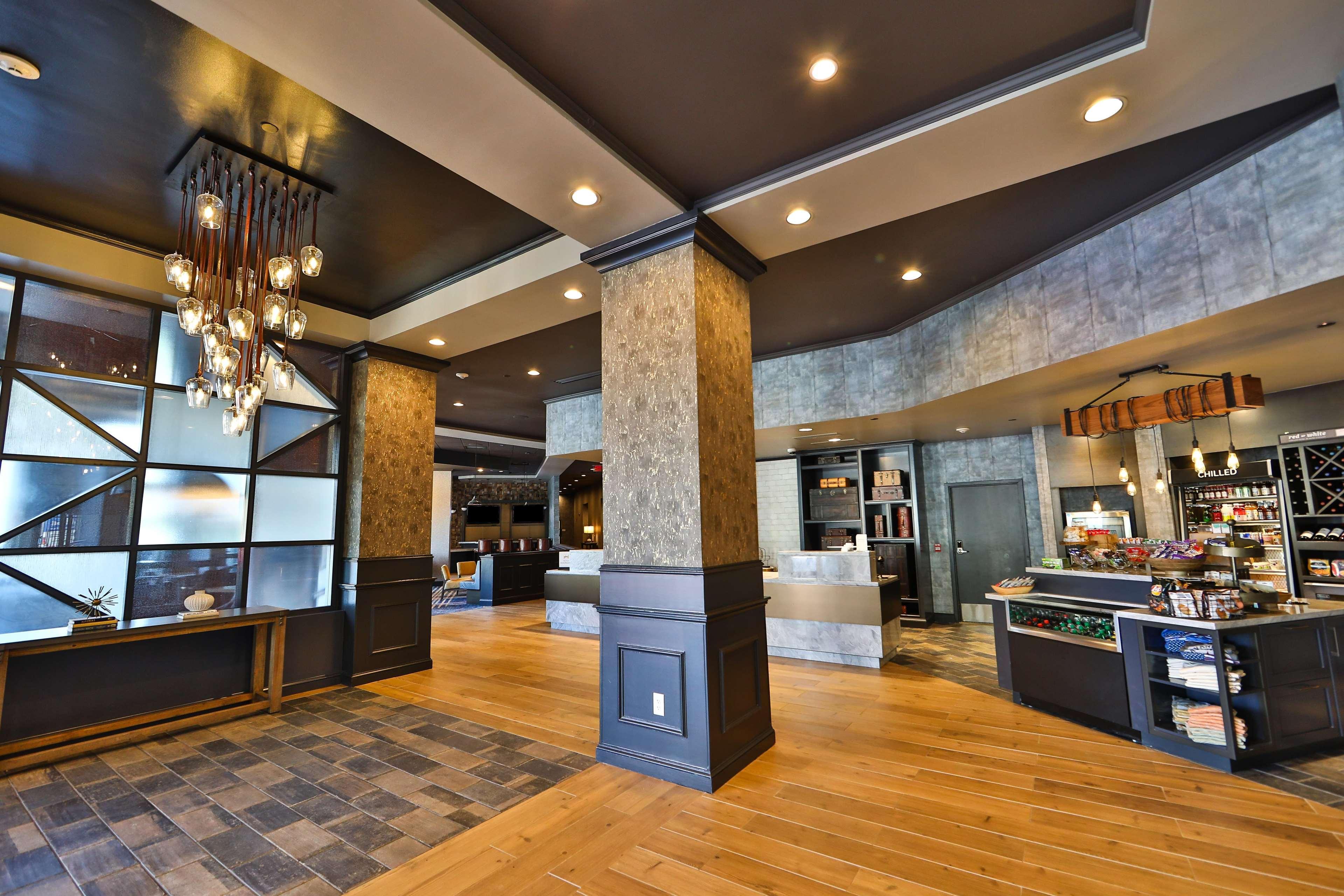 Hilton Garden Inn Savannah Historic District Экстерьер фото