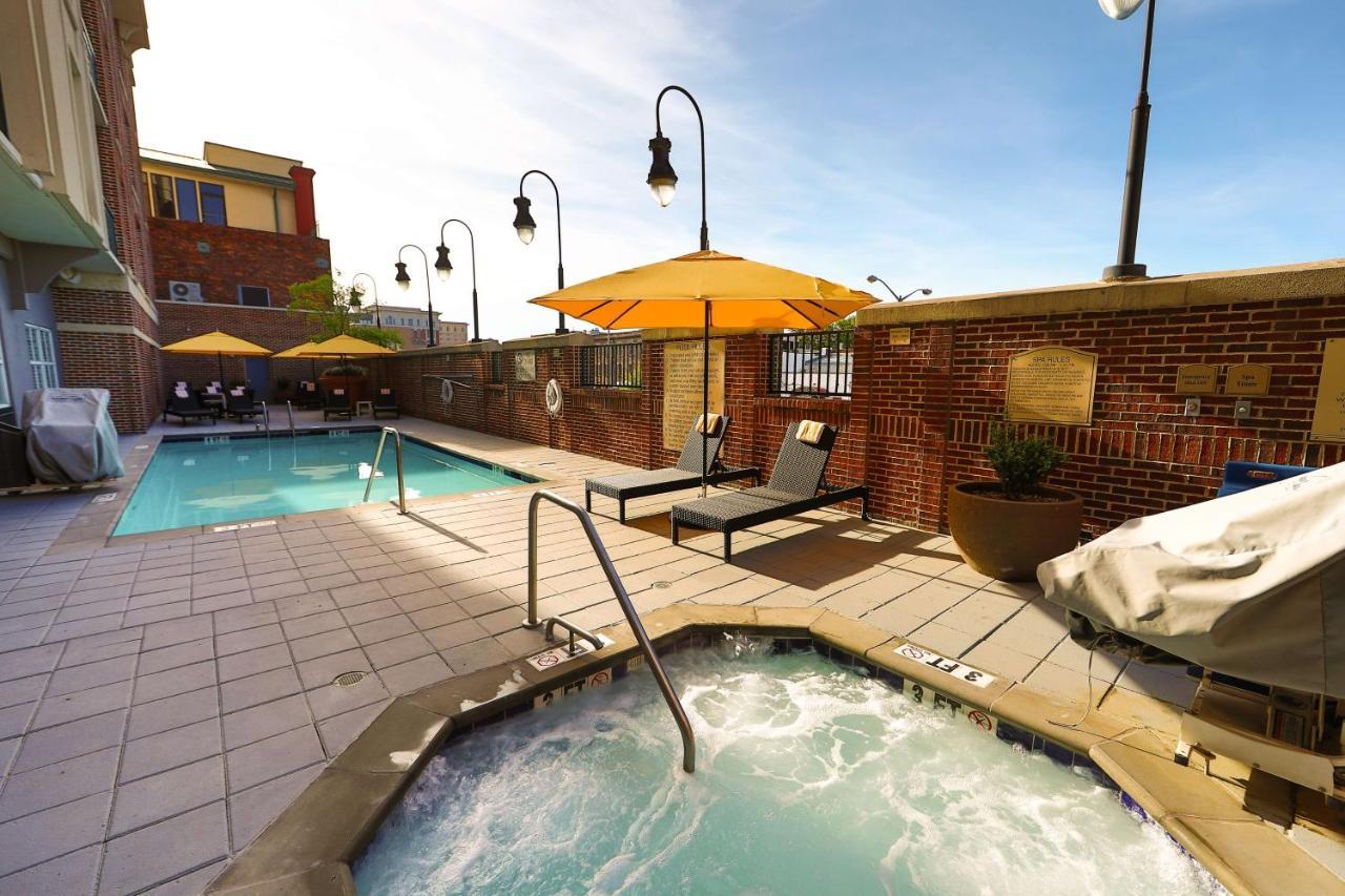 Hilton Garden Inn Savannah Historic District Экстерьер фото