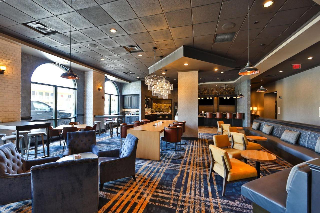 Hilton Garden Inn Savannah Historic District Экстерьер фото