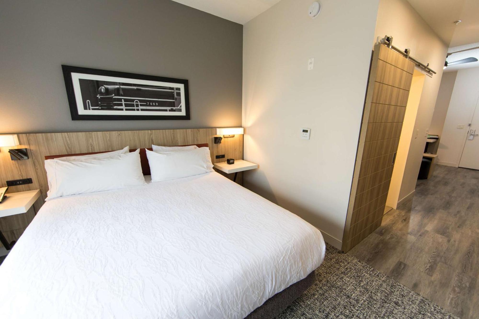 Hilton Garden Inn Savannah Historic District Экстерьер фото